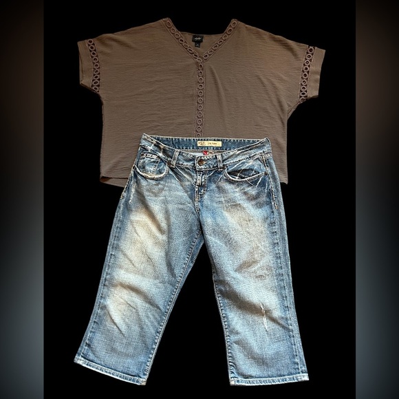 BUCKLE BRAND OUTFIT CAPRIS AND TOP - Picture 3 of 5